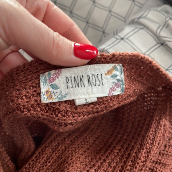 Semi-off the shoulder sweater with open back - Picture 5 of 5